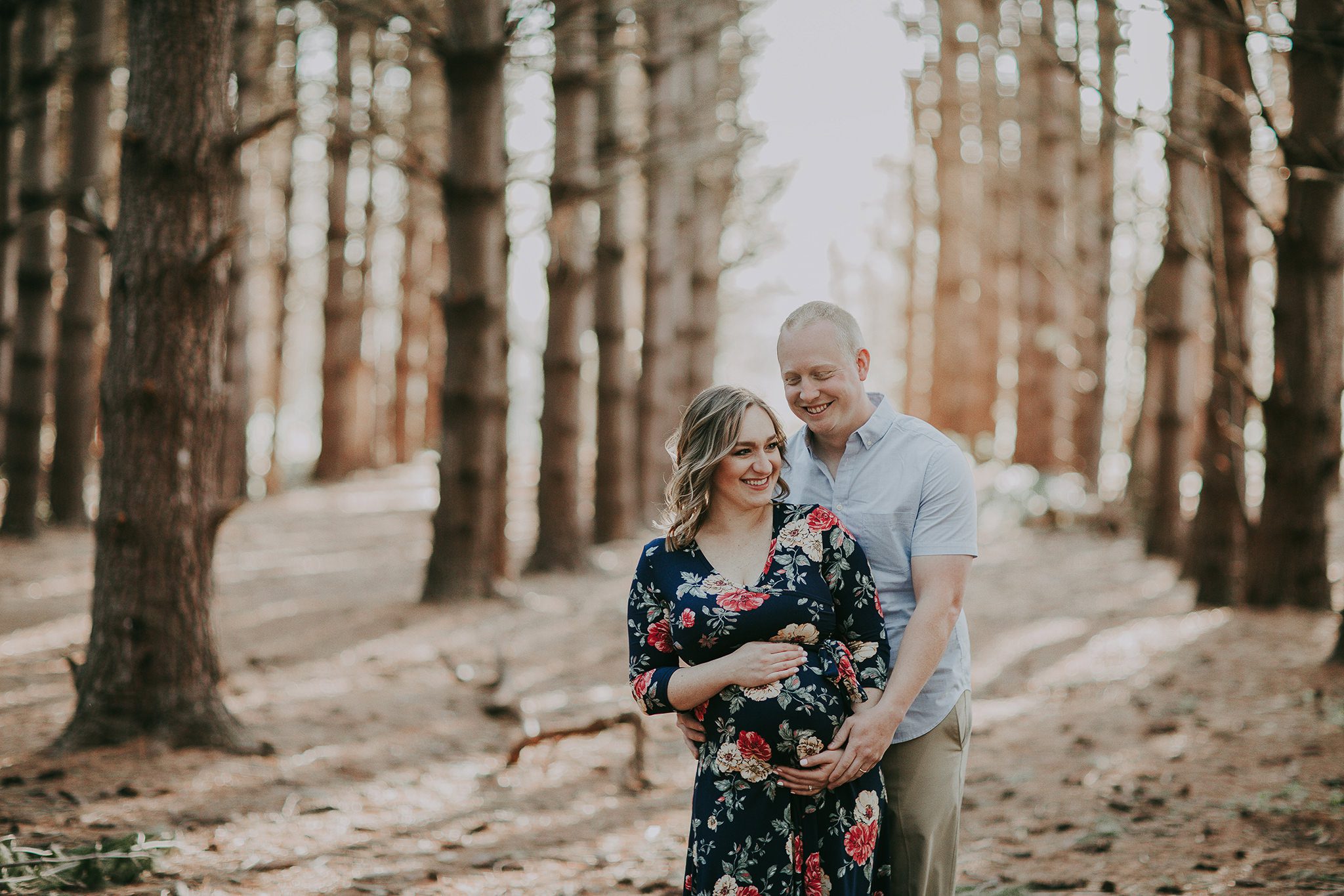 Kansas City Maternity photographer outdoor with trees in forest