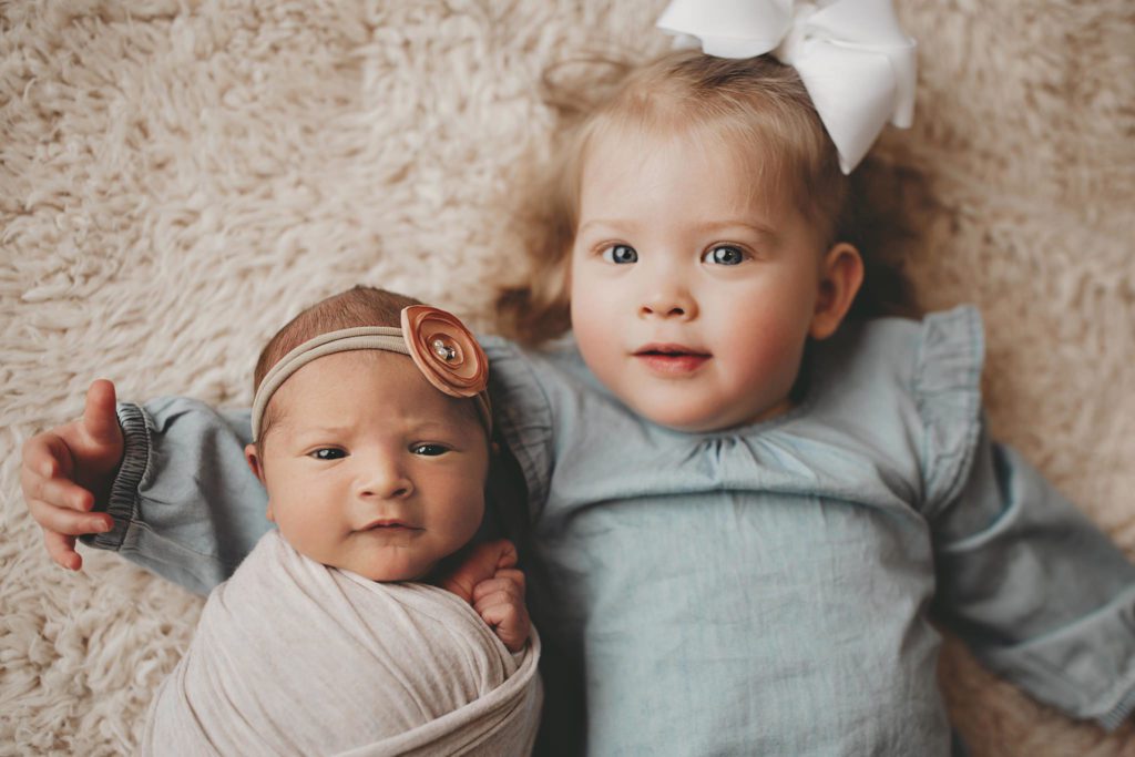 newborn photography siblings