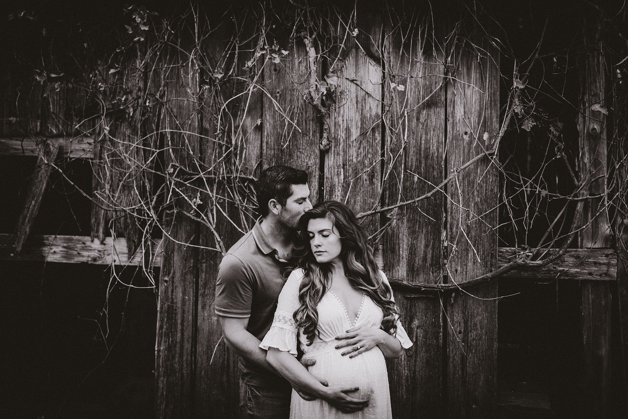 Maternity photos in country